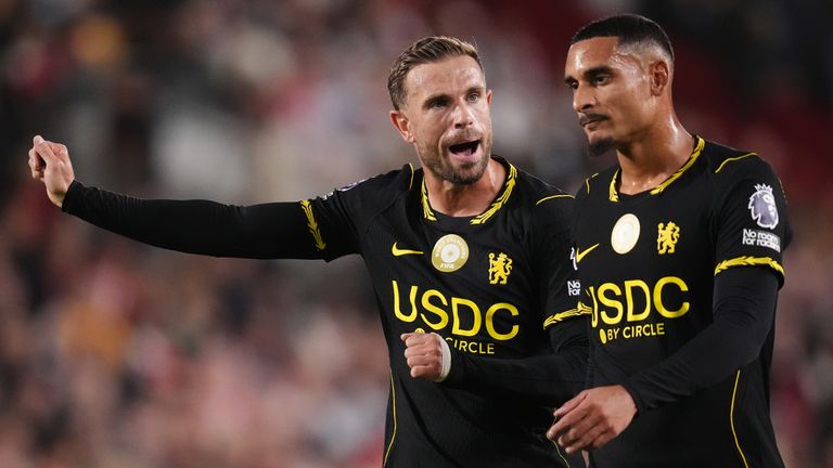 Jordan Henderson and Maxence Lacroix during Chelsea's defeat at Brentford